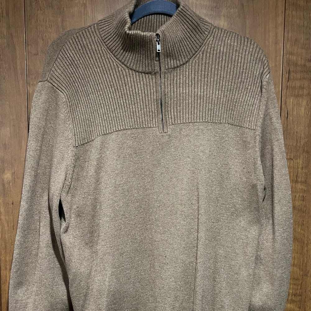 Banana Republic Light Brown Men’s Sweater Size Large